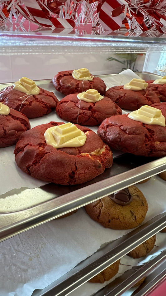 Red velvet cream cheese NYC chunky cookies (6 PACK)
